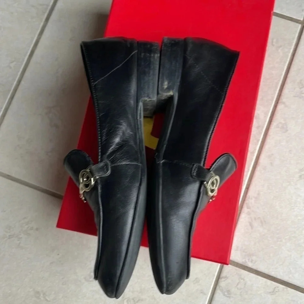The  Wishbone Collection Kaia Loafers - Picture 10 of 14